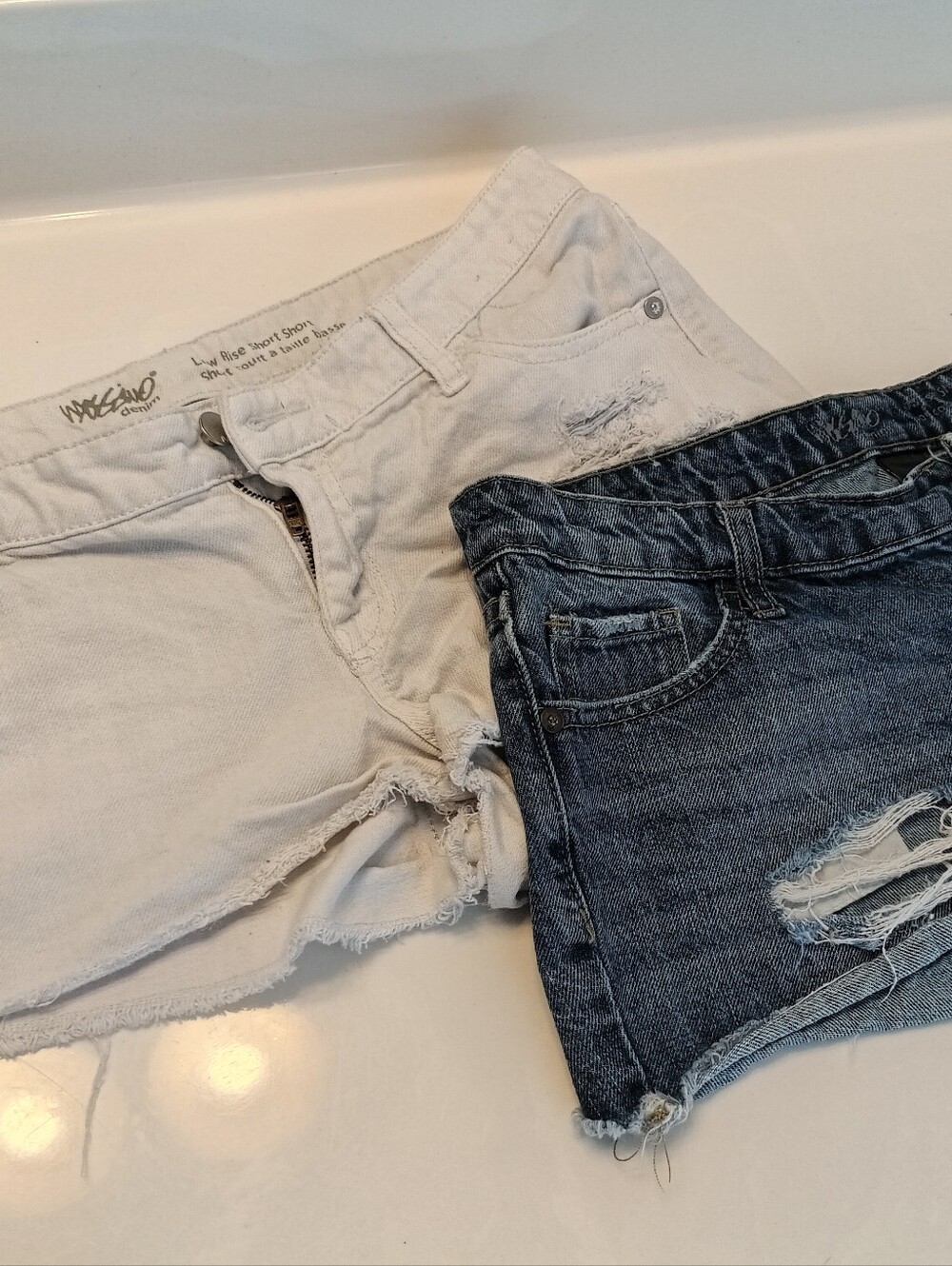 Mossimo Denim Shorts – White & Blue Distressed – Size 10